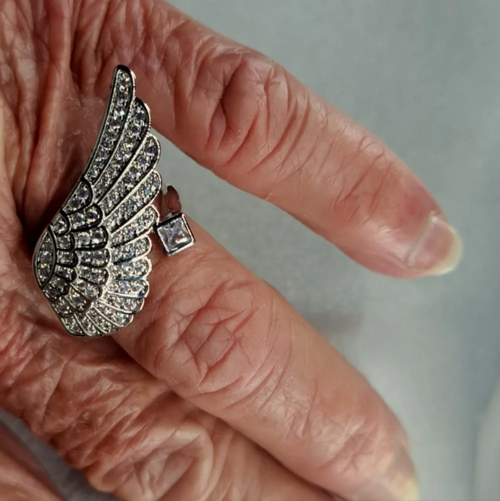 GORGOUS,ANGEL 1/2 WING  Ring - Picture 4 of 5